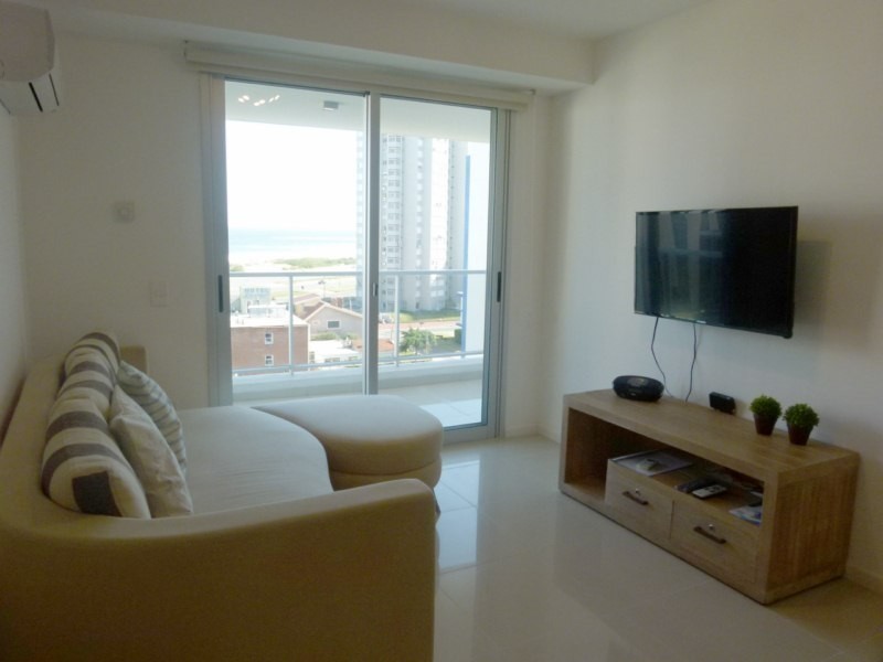 Departamento en alquiler a pasos de la Brava, Punta del Este
